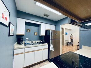 747 SE 2nd Pl, Unit 3 in Gainesville, FL - Building Photo - Building Photo