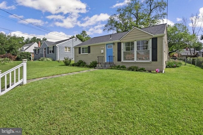 12837 Flack St in Silver Spring, MD - Building Photo - Building Photo