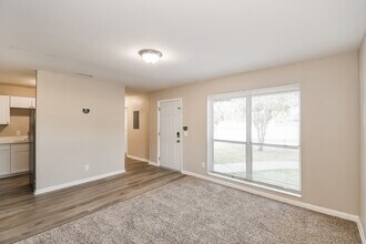 5135 Archery Ave in Jacksonville, FL - Foto de edificio - Building Photo