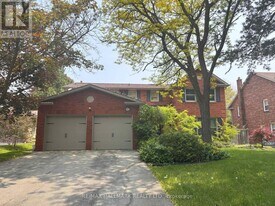 82 Windermere Crescent in Richmond Hill, ON - Building Photo