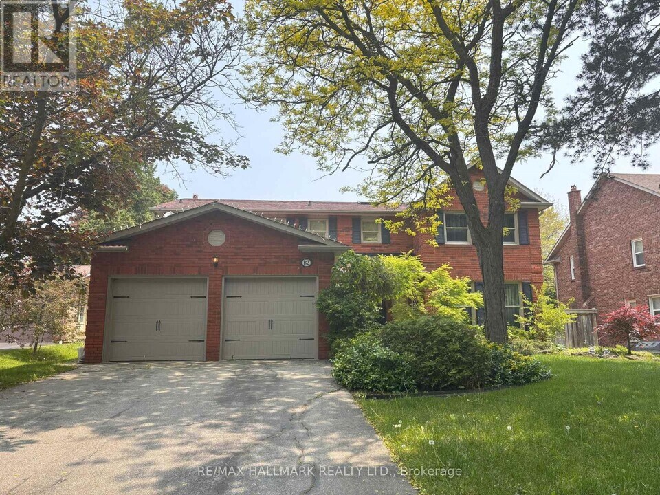 82 Windermere Crescent in Richmond Hill, ON - Building Photo
