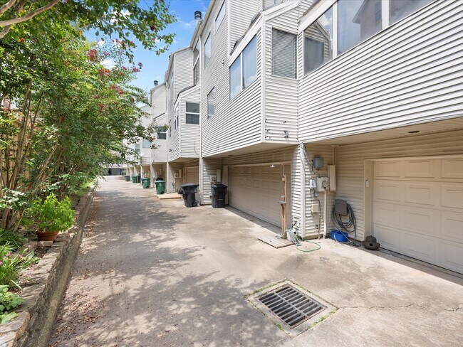 6311 Westcott St in Houston, TX - Building Photo - Building Photo