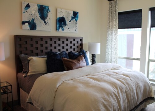 905 Town and Country Blvd-Unit -Studio BDA in Houston, TX - Building Photo - Building Photo