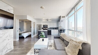 215 Fort York Blvd in Toronto, ON - Building Photo - Building Photo