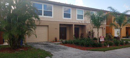 2033 McMullen Ave in Dunedin, FL - Foto de edificio - Building Photo