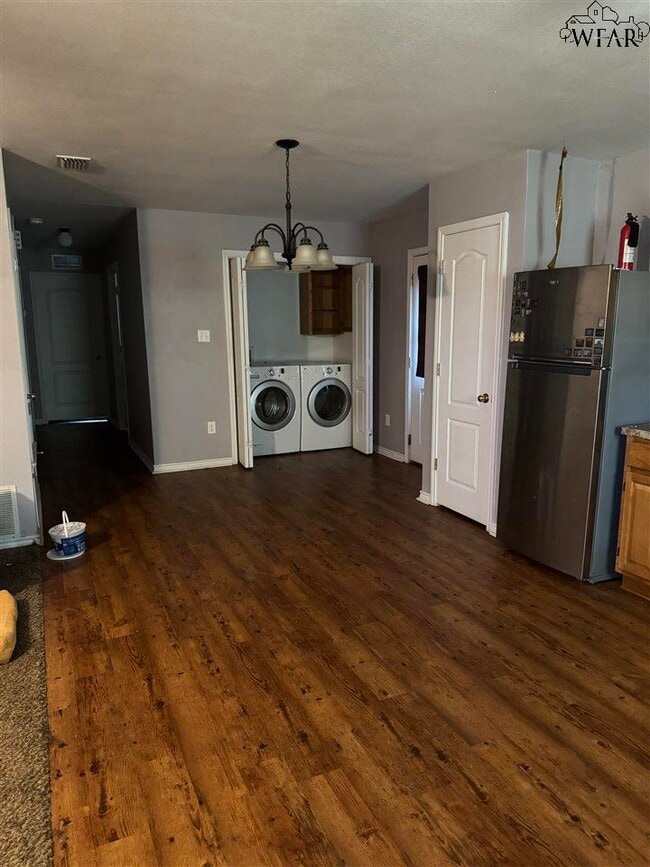 30 Grant Gill Ln in Wichita Falls, TX - Foto de edificio - Building Photo
