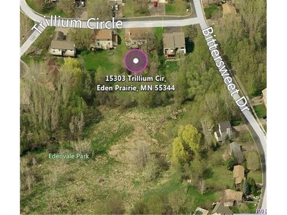 15303 Trillium Cir in Eden Prairie, MN - Building Photo