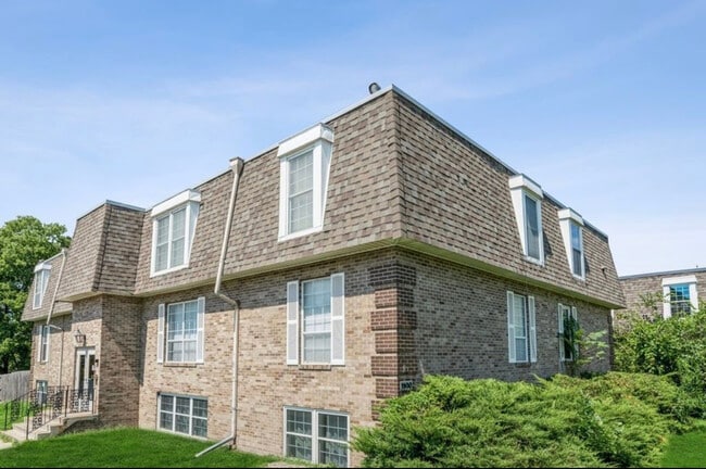 1100 E 6th St, Unit 5 in Des Moines, IA - Building Photo - Building Photo