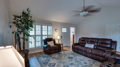 4 Rivermist Ln in Savannah, GA - Building Photo - Building Photo