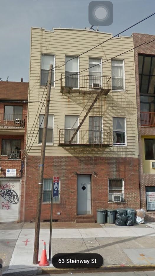 2060 Steinway St in Astoria, NY - Foto de edificio - Building Photo