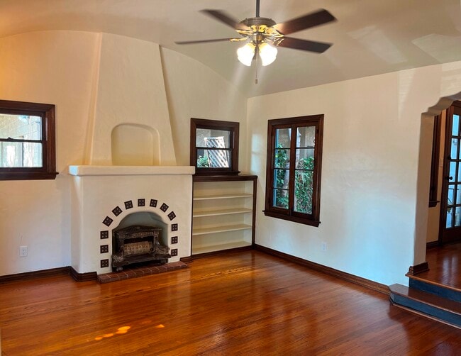 1040 Prospect Ave, Unit 4, Unit 4