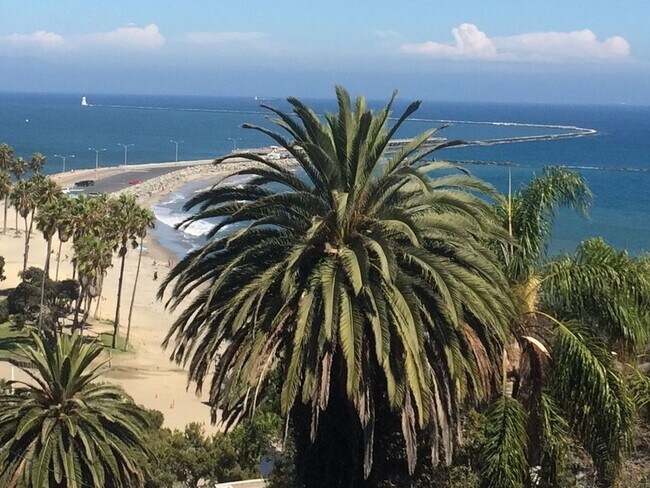 The Normandy in San Pedro, CA - Building Photo - Building Photo