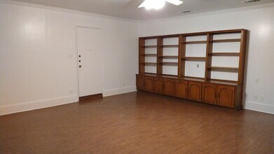 7342 Shady Hollow Ln in San Antonio, TX - Building Photo - Building Photo