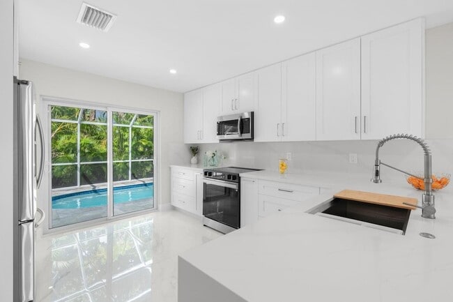 19619 Back 9 Dr in Boca Raton, FL - Building Photo - Building Photo