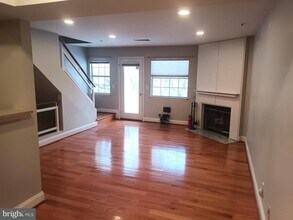 5700 Chapman Mill Dr in North Bethesda, MD - Building Photo - Building Photo