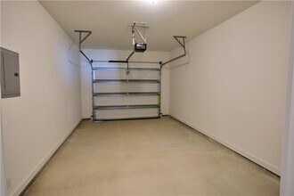 8561 Clarke Rd in Mobile, AL - Foto de edificio - Building Photo