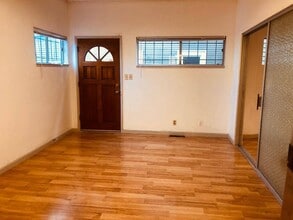 3832 Market St in Oakland, CA - Building Photo - Building Photo
