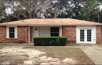 5889 Cypress Cir in Tallahassee, FL - Building Photo
