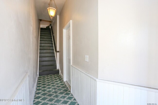 11 Myrtle Ave, Unit 1 in Albany, NY - Building Photo - Building Photo