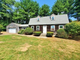 130 Franklin St in East Bridgewater, MA - Building Photo