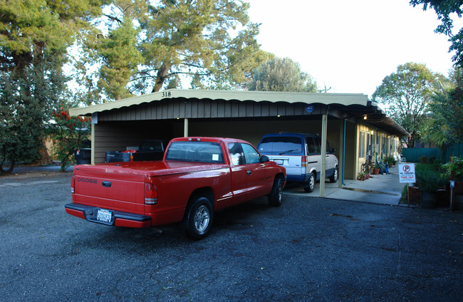 318 Gladys Ave in Mountain View, CA - Building Photo - Building Photo