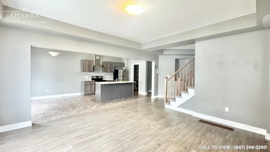 202 Eaglecrest St in Kitchener, ON - Building Photo - Building Photo