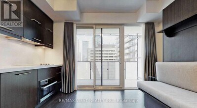 65 St Mary St in Toronto, ON - Building Photo - Building Photo