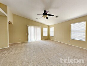 17271 W Ashley Dr in Goodyear, AZ - Foto de edificio - Building Photo