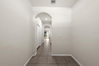 424 Newmont Cir in Ruskin, FL - Building Photo - Building Photo