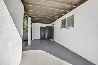 642 SW 11th St in Hallandale Beach, FL - Building Photo - Building Photo