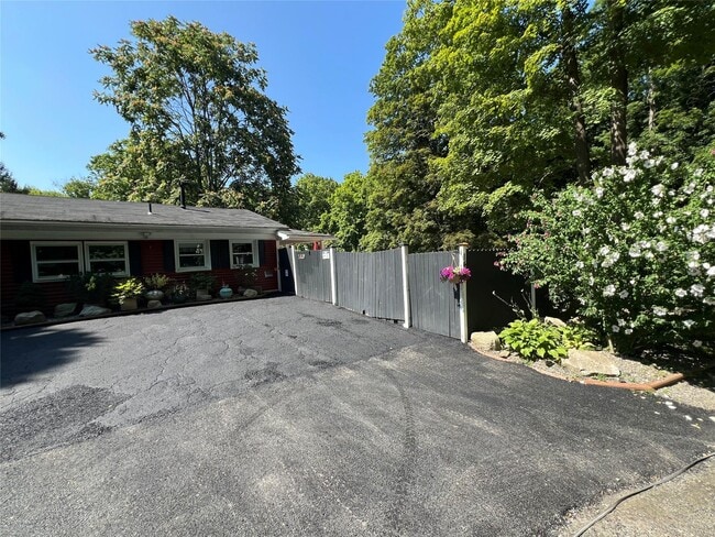 property at 149 Jaycox Rd