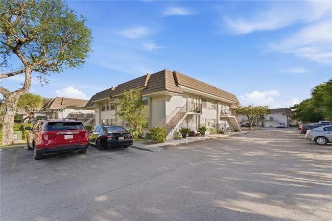 6921 SW 129th Ave in Miami, FL - Building Photo - Building Photo