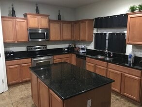 5529 W Coles Rd in Phoenix, AZ - Building Photo - Building Photo