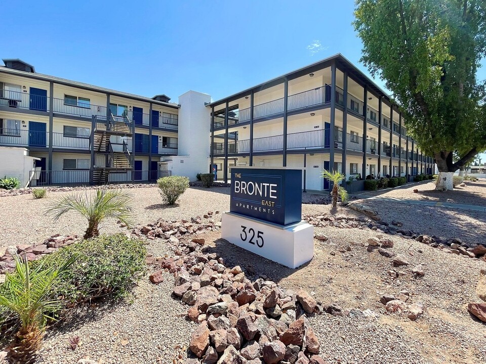 The Bronte East in Mesa, AZ - Building Photo