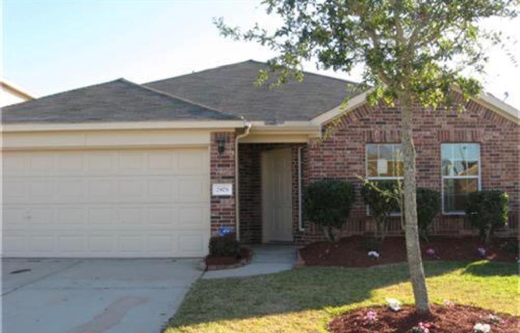 2975 Silver Landing Ln in Dickinson, TX - Building Photo