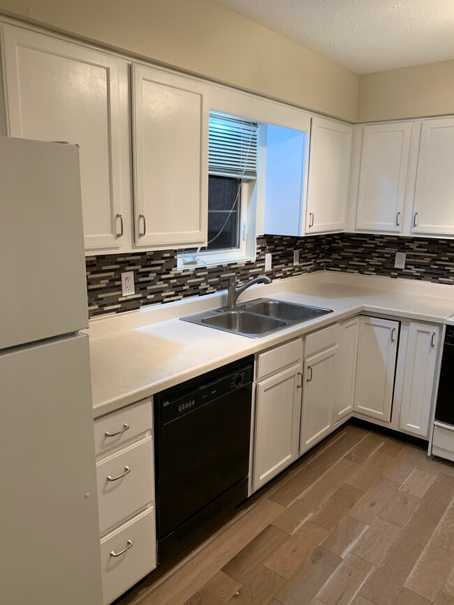 1914 Remington Rd, Unit 1912 Remington rd in Rockford, IL - Building Photo - Building Photo