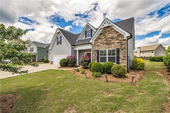 304 Red Cap Cir in Jefferson, GA - Building Photo - Building Photo