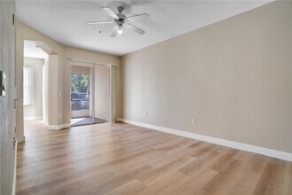 5028 Sunridge Palms Dr in Tampa, FL - Building Photo - Building Photo