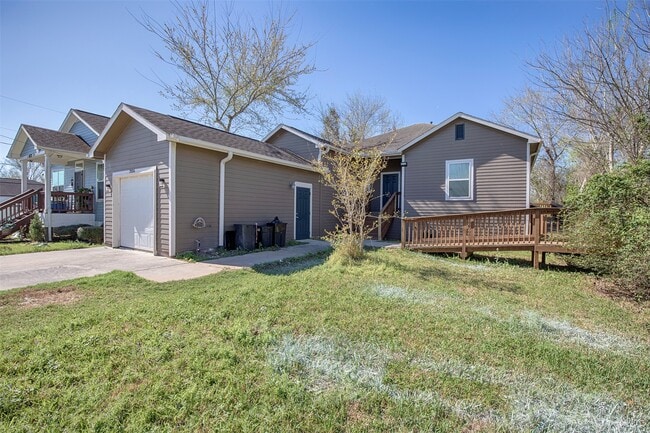 2016 H Ave in Dickinson, TX - Building Photo - Building Photo