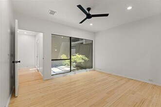 4230 Munger Ave in Dallas, TX - Building Photo - Building Photo