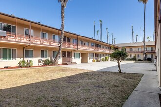 3900 Nicolet Ave in Los Angeles, CA - Foto de edificio - Building Photo