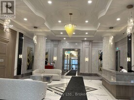 30 Elm Dr W in Mississauga, ON - Building Photo