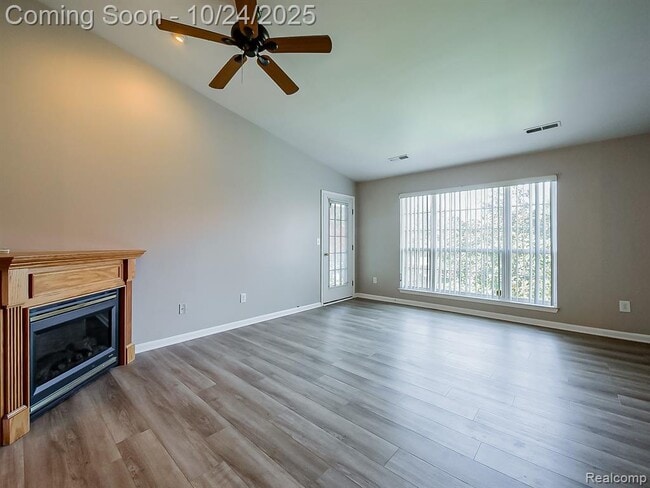 8208 Chesapeake Cir in Commerce Township, MI - Building Photo - Building Photo