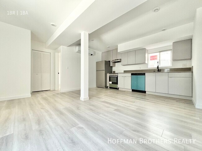 6125 1/2 Monterey Rd in Los Angeles, CA - Building Photo - Building Photo