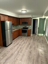 61 Beekman St in Saratoga Springs, NY - Building Photo - Building Photo