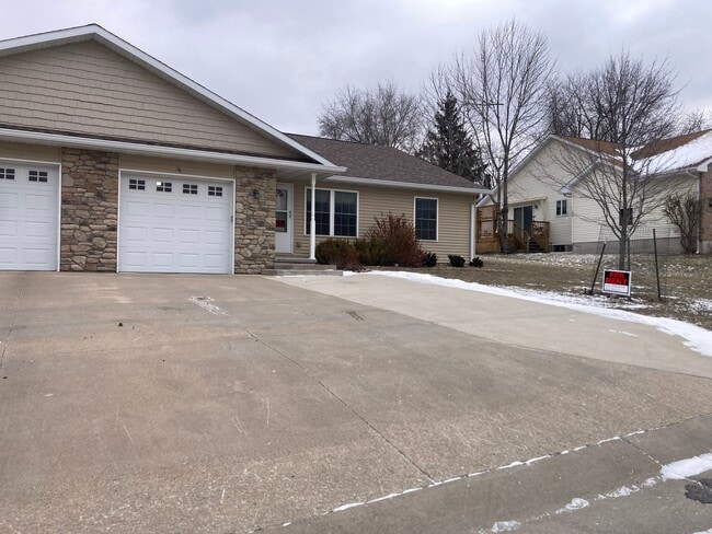 property at 4 Weaver Dr