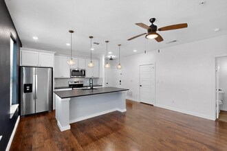 800 S Welch St in Denton, TX - Building Photo - Building Photo