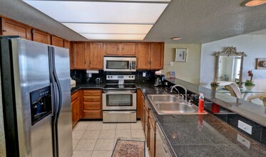 3900 Gulf Blvd in South Padre Island, TX - Foto de edificio - Building Photo