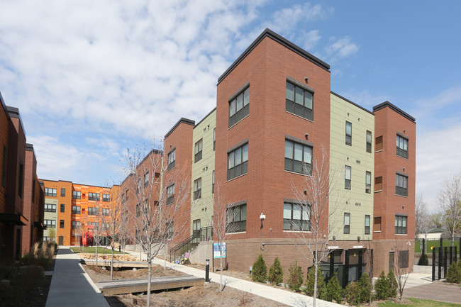 Hawthorne Eco Village in Minneapolis, MN - Foto de edificio - Building Photo