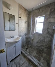 1325 S Casino Center Blvd in Las Vegas, NV - Building Photo - Building Photo